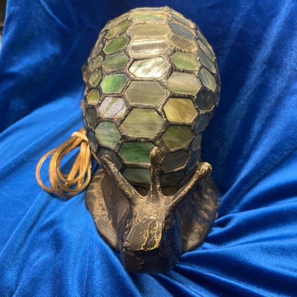 Tiffany Style Snail Lamp - Picture 7 of 9